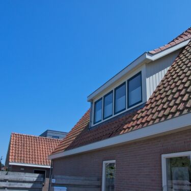 Bouwen en Plaatsen van een Dakkapel voor de Familie Blokker in Venhuizen