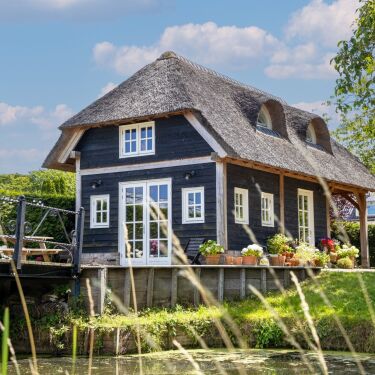 Luxe buitenhuis in landelijke stijl