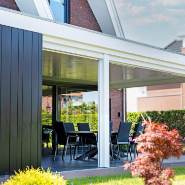 Moderne en robuuste woning met strakke afwerking
