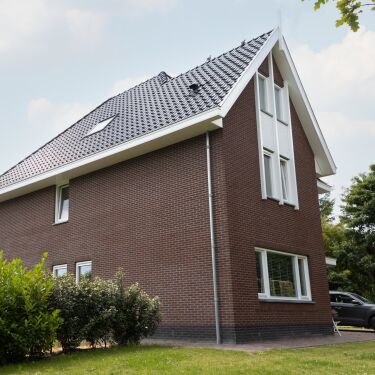 Stijlvolle vrijstaande woning en bijpassende bedrijfsruimte