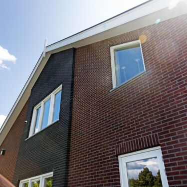 Stijlvolle vrijstaande woning en bijpassende bedrijfsruimte