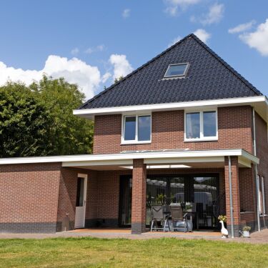 Stijlvolle vrijstaande woning en bijpassende bedrijfsruimte