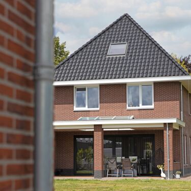 Stijlvolle vrijstaande woning en bijpassende bedrijfsruimte